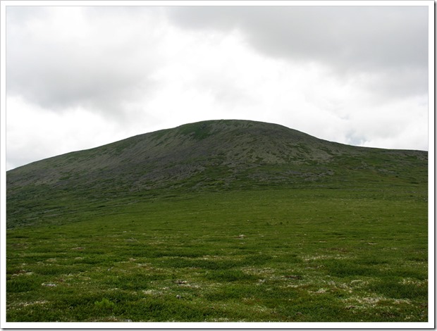 Перевал Дятлова(Pereval Dyatlova), Обелиск на останце, Холатчахль(KholatSyakhl) или Холат-Сяхыл